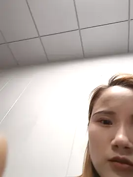 Snapshot of ccccc12332 chatting on April 12, 11:37 am ccccc12332 online show from April 12, 11:37 am