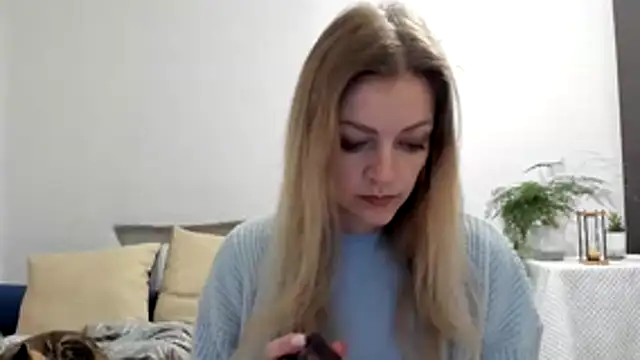 Snapshot of Severina7 chatting on April 14, 6:14 pm Severina7 online show from April 14, 6:14 pm