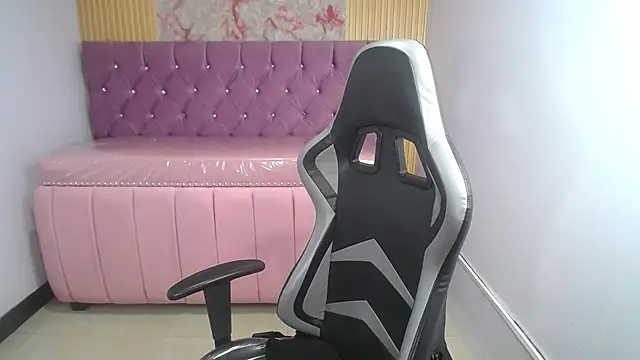 Kailee ch online show from April 13, 1:05 pm