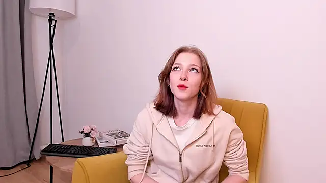 NikkiAntu online show from April 13, 2:00 pm