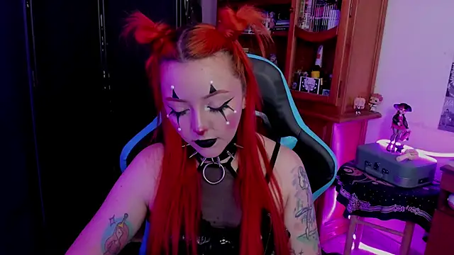 maki333  online show from June 5, 11:43 pm