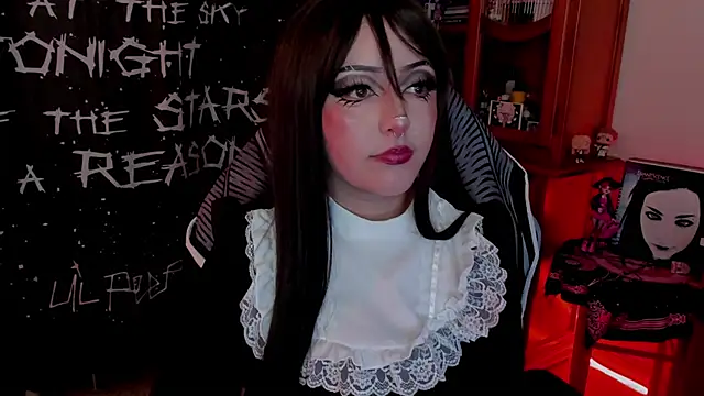 maki333  online show from June 14, 11:51 pm