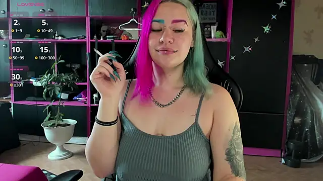 Snapshot of Neon_Baddie chatting on July 30, 9:08 am Neon Baddie online show from July 30, 9:08 am