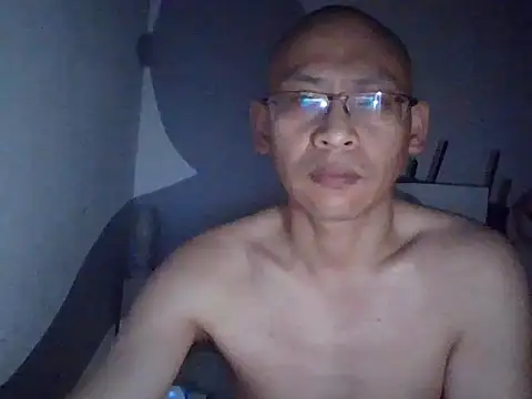Snapshot of benly118 chatting on April 15, 1:18 pm benly118 online show from April 15, 1:18 pm