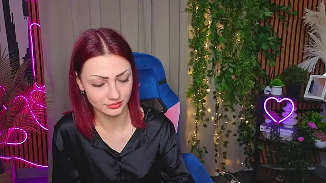 CarolynReeves online show from April 15, 10:11 am