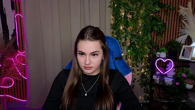 Snapshot of NicolePerkins chatting on April 13, 5:29 pm NicolePerkins online show from April 13, 5:29 pm