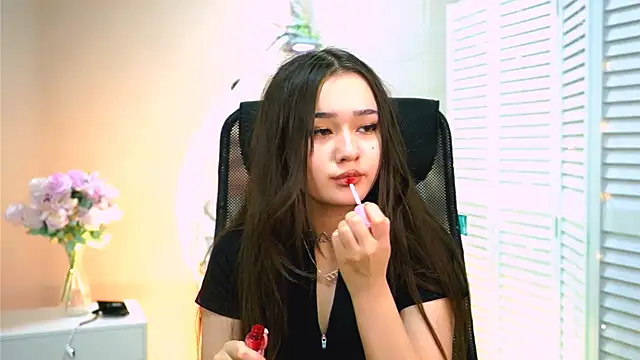 Snapshot of AmiMeow_ chatting on April 24, 10:18 am AmiMeow online show from April 24, 10:18 am