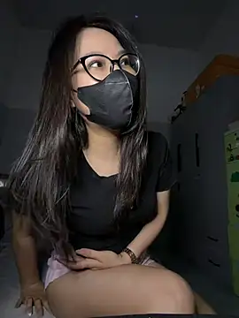 Snapshot of ZzyzyZ-009 chatting on May 15, 4:58 pm ZzyzyZ-009 online show from May 15, 4:58 pm