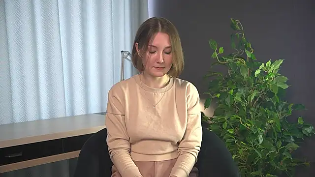 Snapshot of DottyKutzer chatting on April 14, 8:20 am DottyKutzer online show from April 14, 8:20 am