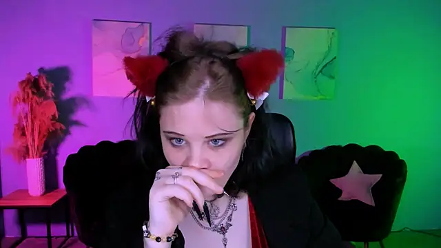 Snapshot of nikki_kiss_ chatting on April 27, 8:56 am nikki kiss online show from April 27, 8:56 am