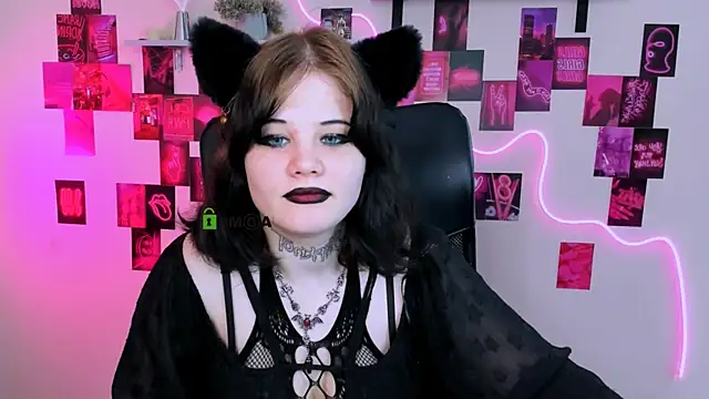 Snapshot of nikki_kiss_ chatting on May 21, 9:16 am nikki kiss online show from May 21, 9:16 am
