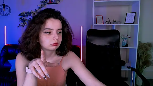 Snapshot of nikki_kiss_ chatting on June 1, 8:27 am nikki kiss online show from June 1, 8:27 am