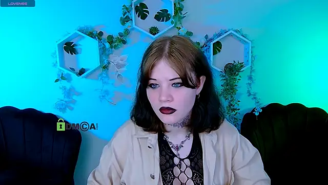 Snapshot of nikki_kiss_ chatting on June 12, 8:35 am nikki kiss online show from June 12, 8:35 am