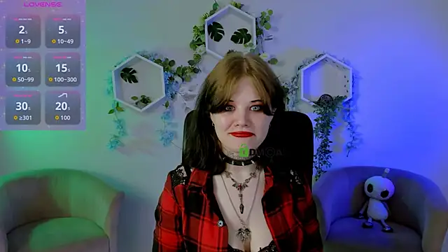 Snapshot of nikki_kiss_ chatting on July 6, 8:33 am nikki kiss online show from July 6, 8:33 am