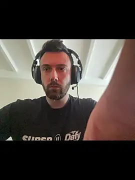 Snapshot of max4816 chatting on April 13, 12:10 pm max4816 online show from April 13, 12:10 pm