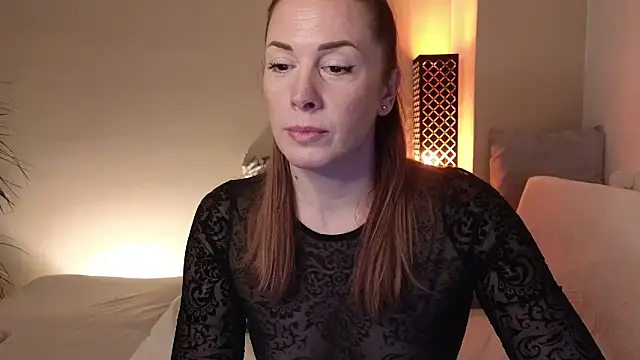 Snapshot of Sharon_Red chatting on February 13, 5:33 pm Sharon Red online show from February 13, 5:33 pm