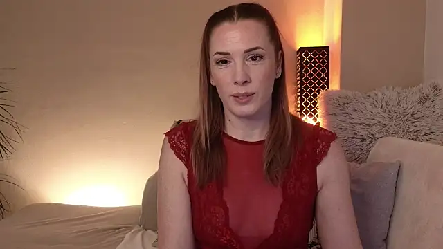 Snapshot of Sharon_Red chatting on February 14, 12:36 pm Sharon Red online show from February 14, 12:36 pm