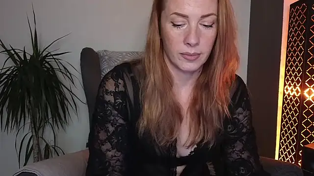 Snapshot of Sharon_Red chatting on October 4, 3:43 pm Sharon Red online show from October 4, 3:43 pm