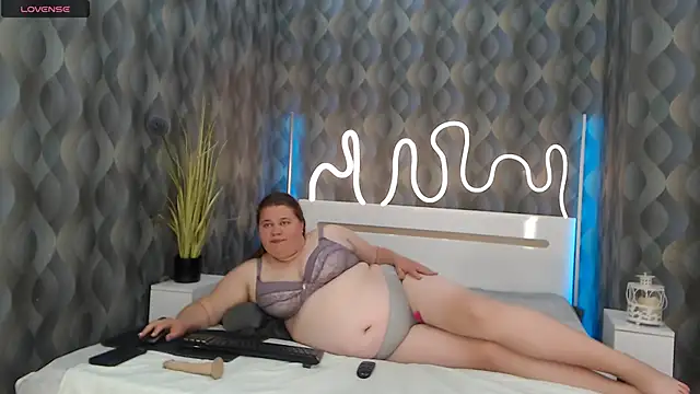 Bella Blvck online show from June 3, 2:33 pm