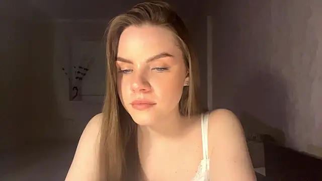 Snapshot of LeishaRocher chatting on April 19, 6:10 pm LeishaRocher online show from April 19, 6:10 pm