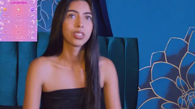 Snapshot of Mia_Gloww_ chatting on April 29, 8:15 pm Mia Gloww online show from April 29, 8:15 pm