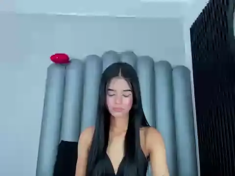 luna-bella  online show from April 25, 3:09 am