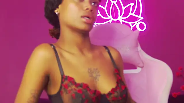 Spicy Cinammon online show from April 21, 1:42 am