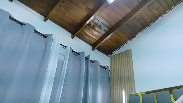 Leo Miller  online show from April 25, 11:35 am