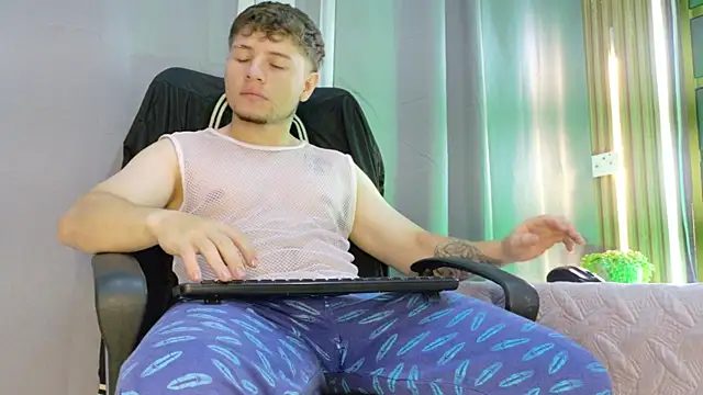 Leo Miller  online show from April 27, 12:14 pm