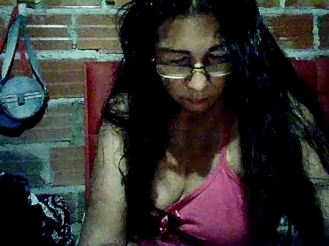 Snapshot of lola_teem chatting on April 14, 5:35 am lola teem online show from April 14, 5:35 am