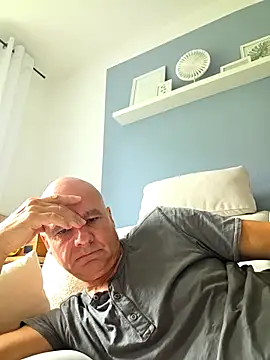 Snapshot of mannohmann5 chatting on July 20, 10:39 am mannohmann5 online show from July 20, 10:39 am