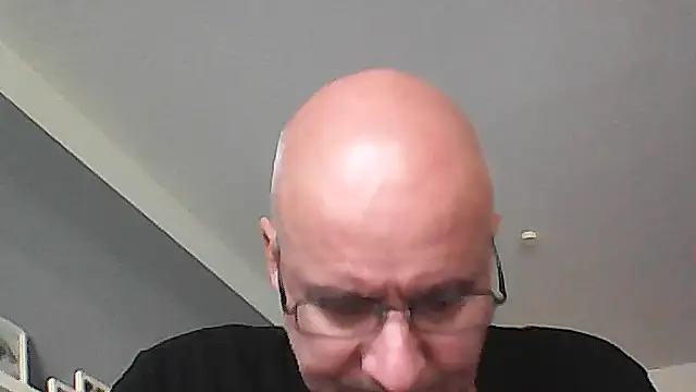 Snapshot of mannohmann5 chatting on July 30, 8:02 am mannohmann5 online show from July 30, 8:02 am
