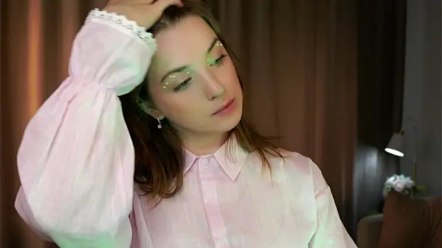 Snapshot of RenateVashaw chatting on July 21, 8:38 am RenateVashaw online show from July 21, 8:38 am