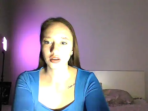 Snapshot of DarkMirel chatting on April 18, 7:07 pm DarkMirel online show from April 18, 7:07 pm