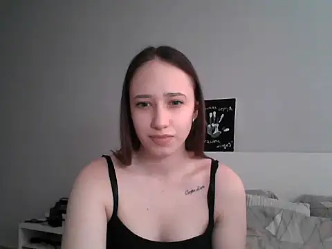 Snapshot of DarkMirel chatting on May 8, 1:38 pm DarkMirel online show from May 8, 1:38 pm