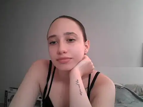 Snapshot of DarkMirel chatting on June 2, 4:09 pm DarkMirel online show from June 2, 4:09 pm
