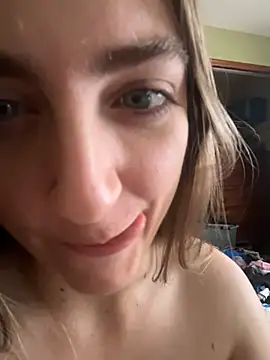 prettykitttty online show from April 22, 6:31 pm