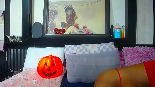 YoungBarbiexx online show from May 23, 9:52 pm