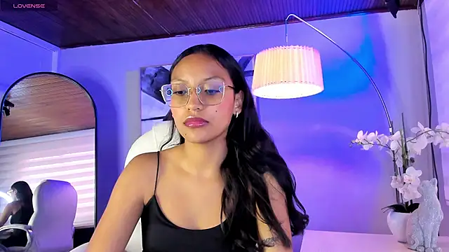 miel ambar online show from May 14, 1:40 pm