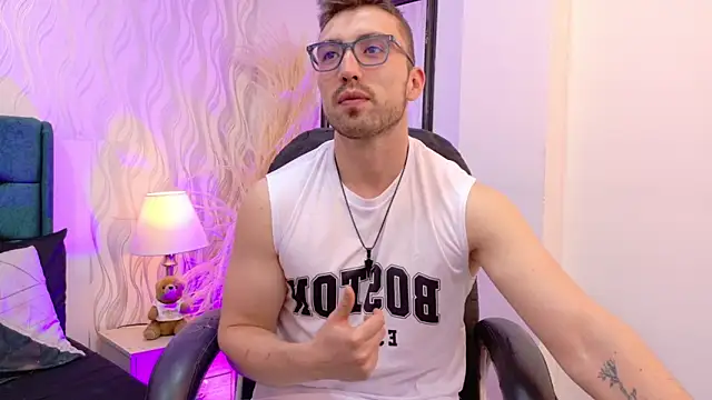 Snapshot of _Ryan_1 chatting on April 14, 1:28 pm Ryan 1 online show from April 14, 1:28 pm