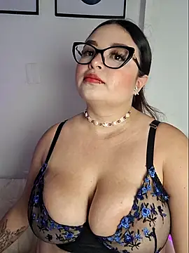 Snapshot of Nicolevega1 chatting on July 16, 1:44 am Nicolevega1 online show from July 16, 1:44 am