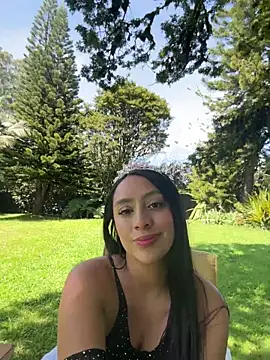 JuliettaGmz online show from May 14, 3:30 pm