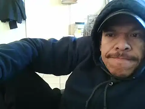 Snapshot of Oskr2024XXX chatting on January 3, 8:11 pm Oskr2024XXX online show from January 3, 8:11 pm