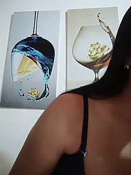 Snapshot of Silvana2927 chatting on May 13, 5:05 am Silvana2927 online show from May 13, 5:05 am