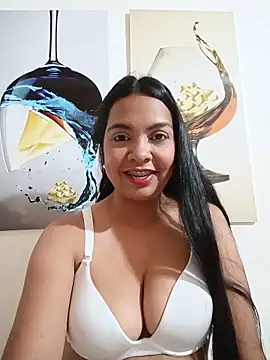Snapshot of Silvana2927 chatting on June 6, 6:29 am Silvana2927 online show from June 6, 6:29 am