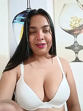 Snapshot of Silvana2927 chatting on June 20, 6:49 am Silvana2927 online show from June 20, 6:49 am