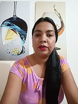 Snapshot of Silvana2927 chatting on June 25, 6:29 am Silvana2927 online show from June 25, 6:29 am