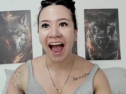 Snapshot of AngelMartinss chatting on April 14, 4:35 pm AngelMartinss online show from April 14, 4:35 pm