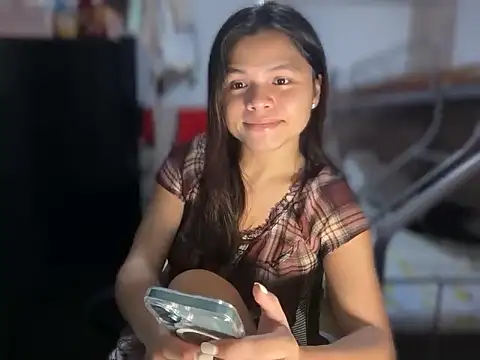 transaliyah online show from April 20, 2:42 pm