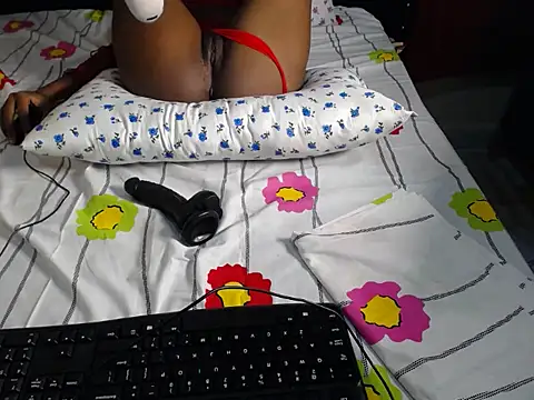 Molly1333 online show from April 15, 8:09 pm